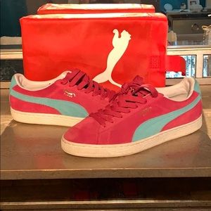 PUMA SUEDE CLASSIC
MEN’S CABARET-BLUE CURACAO 10.5